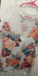 Floral key hold neck top